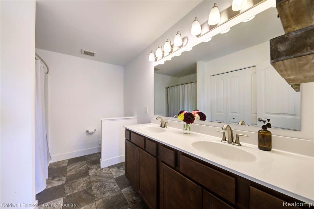 5803 Brilliant Circle, Howell, MI 48855 — Photo 15
