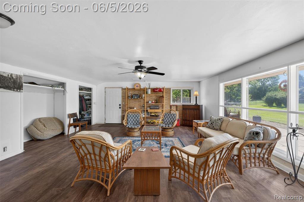 7174 Meadowvue Drive, Grand Blanc, MI 48439 — Photo 16