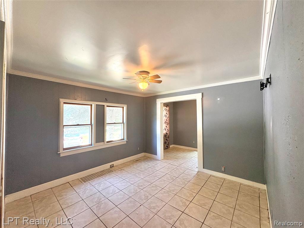 453 Spruce Street, Wyandotte, MI 48192 — Photo 11