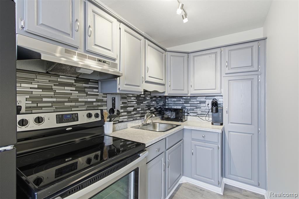 8900 E Jefferson Avenue, 603, Detroit, MI 48214 — Photo 10