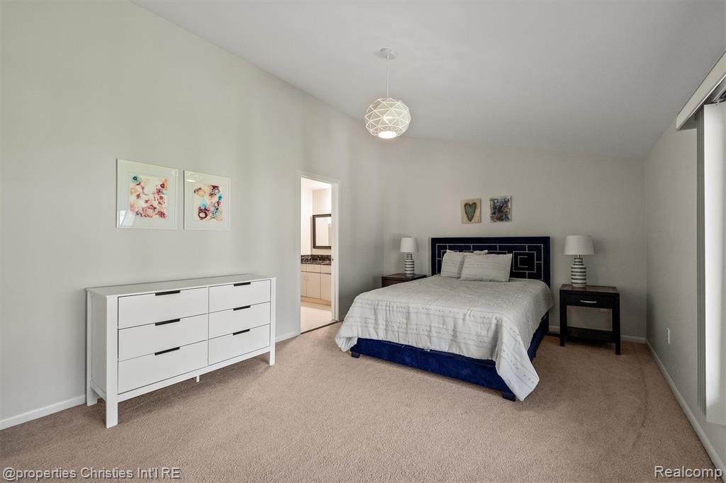 1060 Stratford Place, Bloomfield Hills, MI 48304 — Photo 32