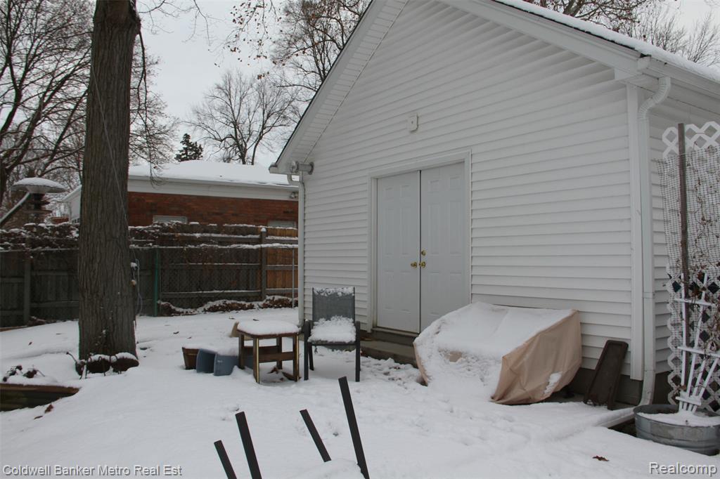 4092 Woodstock Road, Waterford, MI 48328 — Photo 15