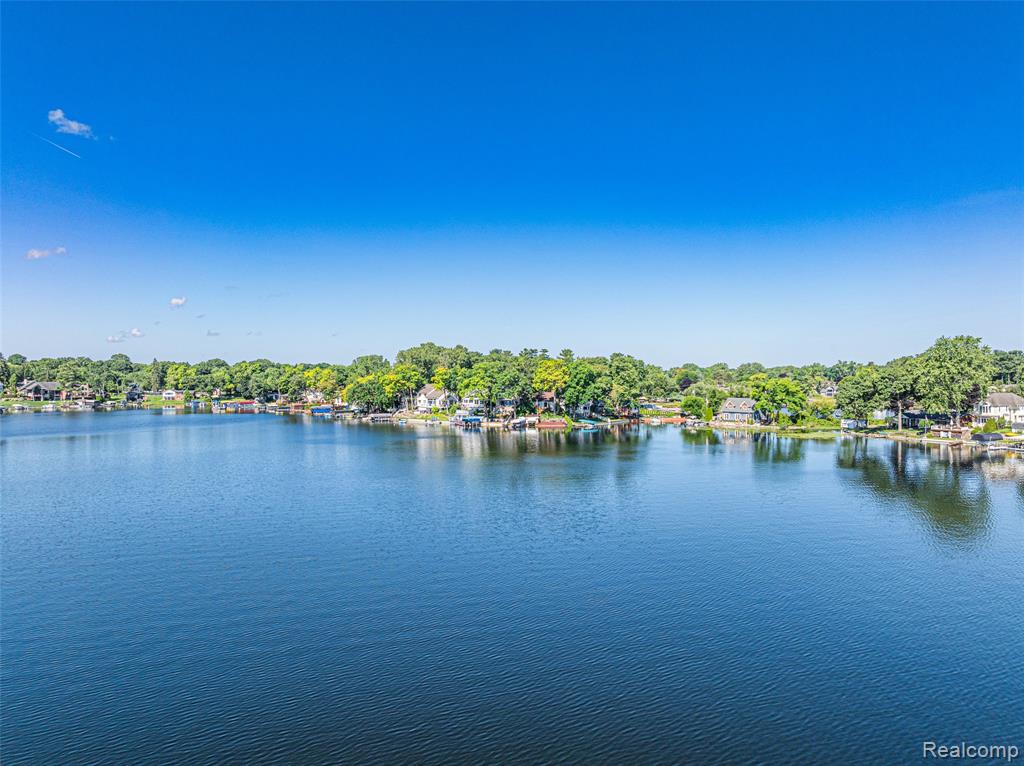 391 SHADY OAKS Street, Lake Orion, MI 48362 — Photo 10