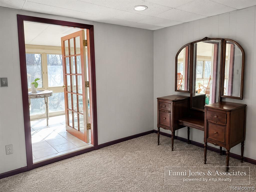 9552 Wayne Road, Livonia, MI 48150 — Photo 11