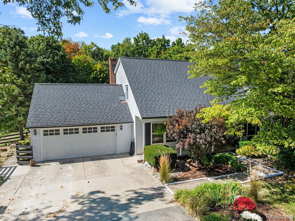 2715 Cullen Road, Howell, MI 48855 — Photo 2