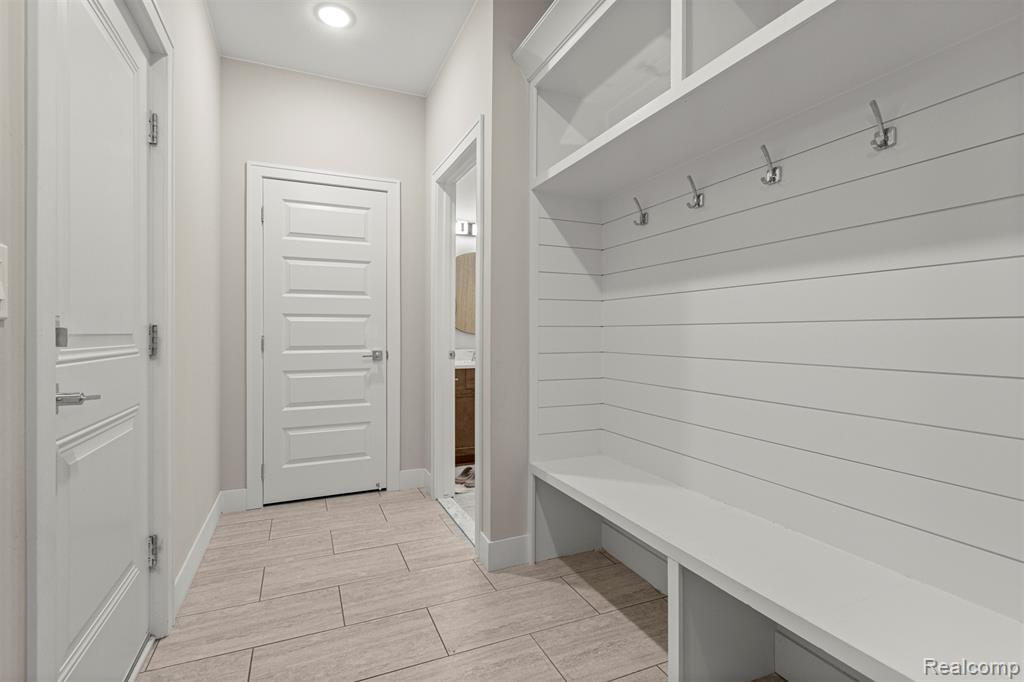 8615 Greendale Drive, Sterling Heights, MI 48312 — Photo 23