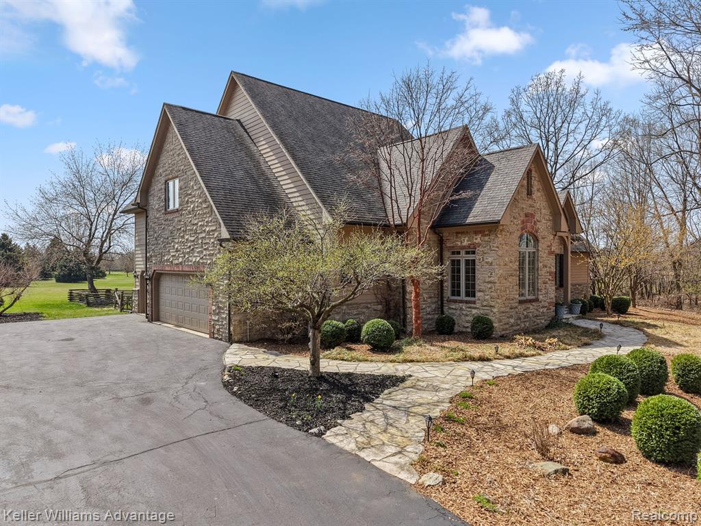 2026 HUNTERS CREEK Drive, Ypsilanti, MI 48198 — Photo 3