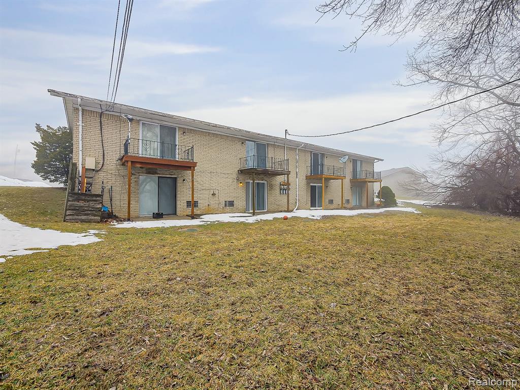 151 Huronview Court, White Lake, MI — Photo 21