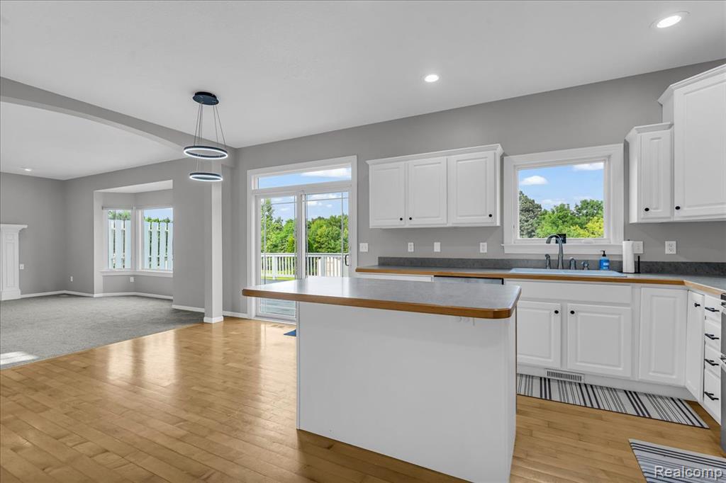 8327 Parkside Drive, Grand Blanc, MI 48439 — Photo 18