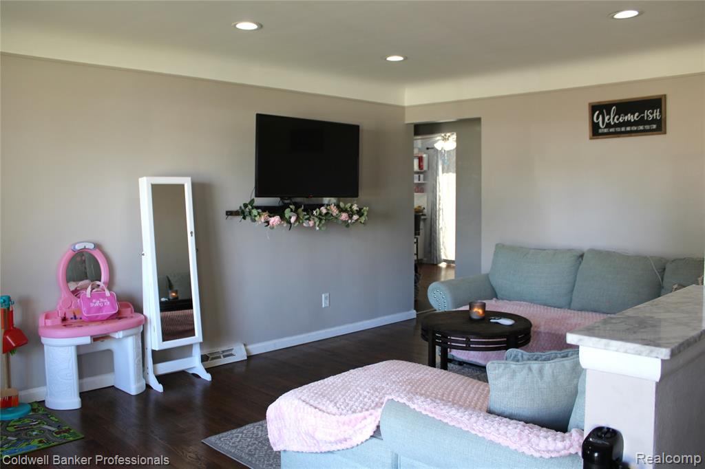 8210 Linda Street, Warren, MI 48093 — Photo 10
