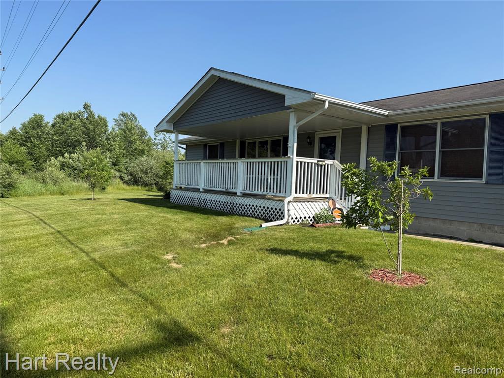 909 W Barnes Road, Fostoria, MI 48435