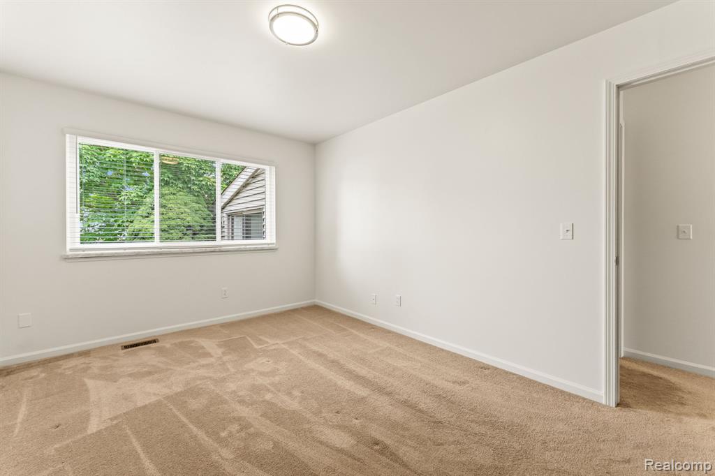 62402 Raleigh Court, 6, South Lyon, MI 48178 — Photo 10