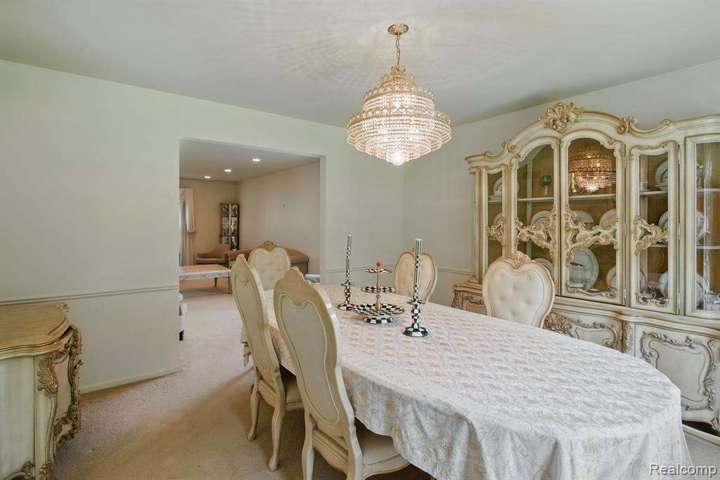 5389 Vincennes Drive, Bloomfield Hills, MI 48302 — Photo 30