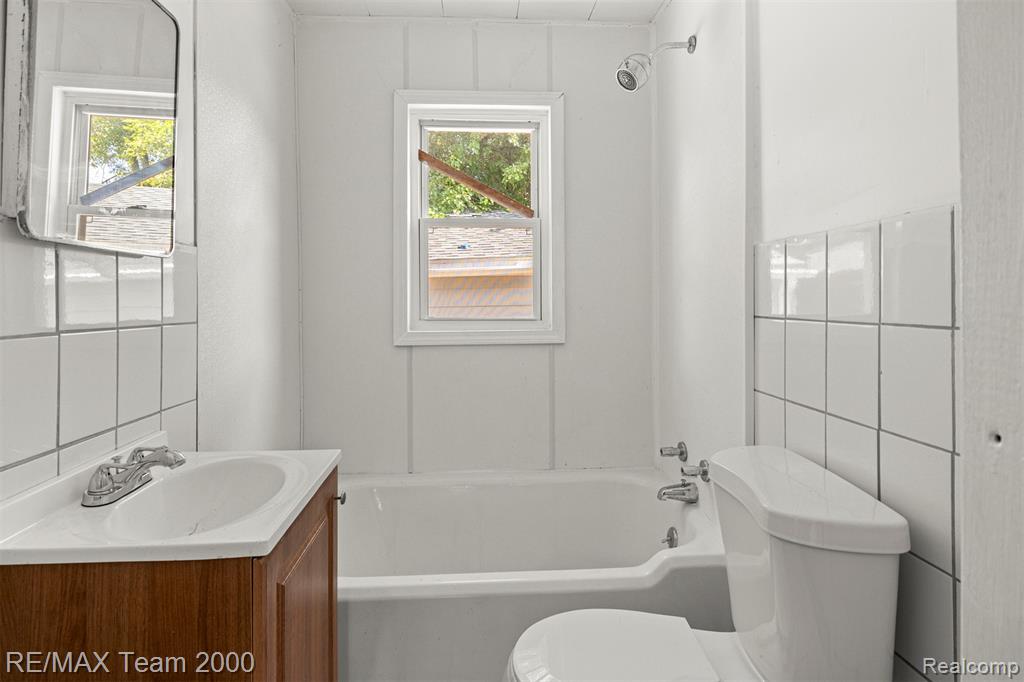 21304 Glen Lodge Road, Royal Oak, MI 48220 — Photo 37