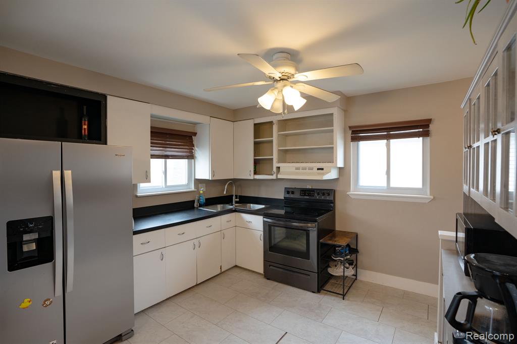23360 Crossley Avenue, Hazel Park, MI 48030 — Photo 9