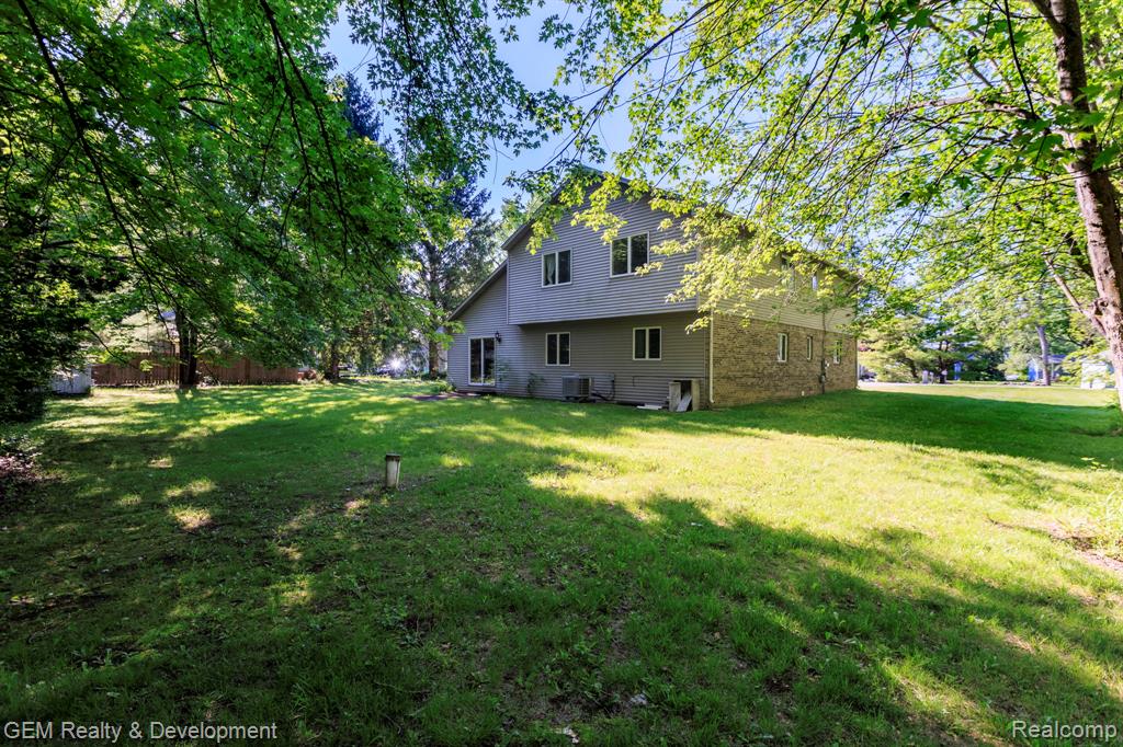 1111 Sarah Road, Pinckney, MI 48169 — Photo 33
