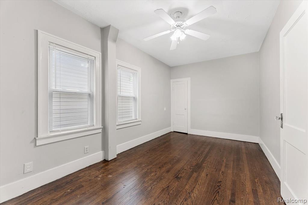 922 Maple, Wyandotte, MI 48192 — Photo 8