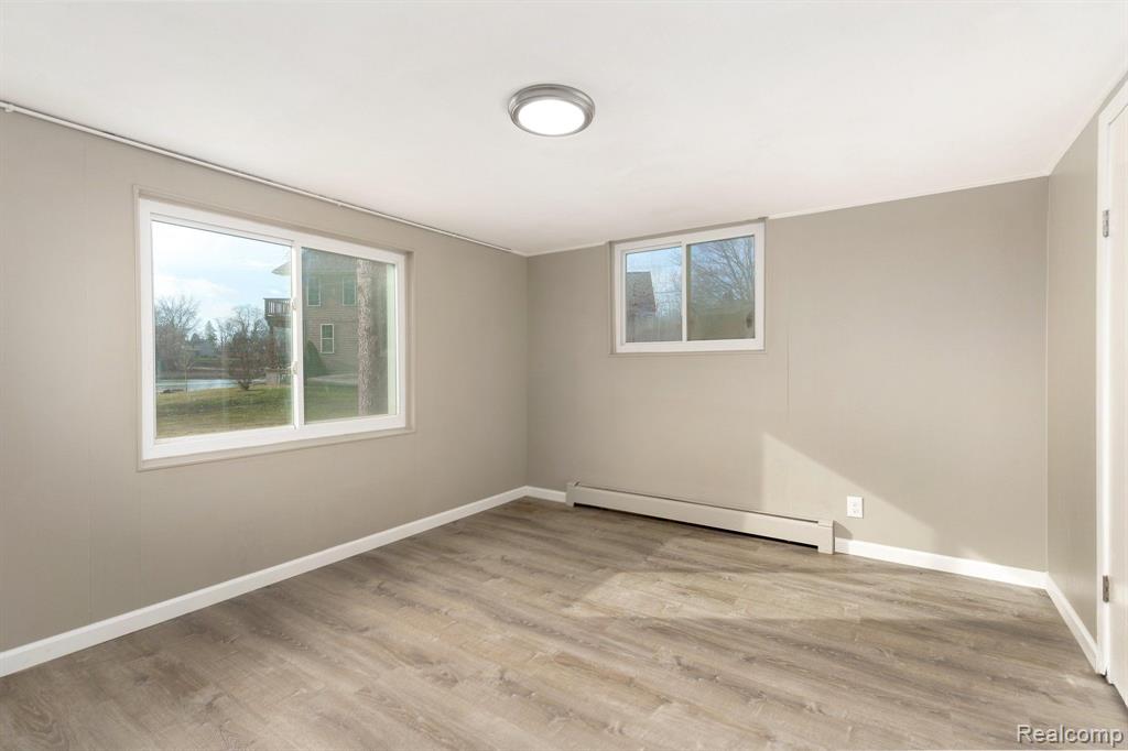 411 BUNNY RUN Boulevard, Lake Orion, MI 48362 — Photo 24