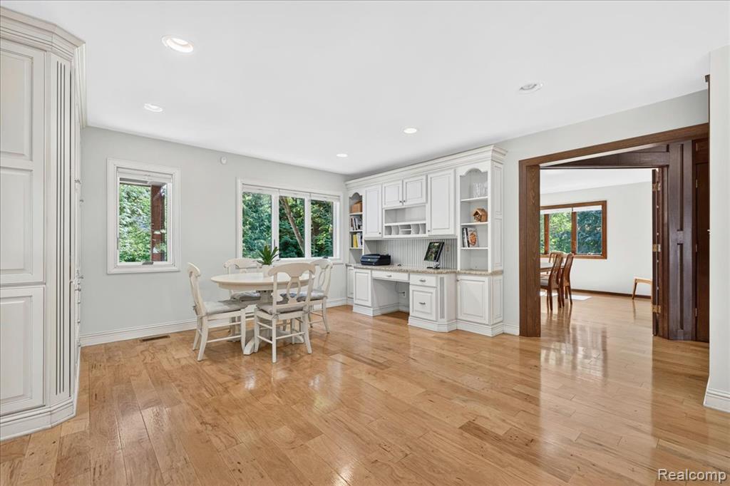 29498 E River Road, Grosse Ile, MI 48138 — Photo 11