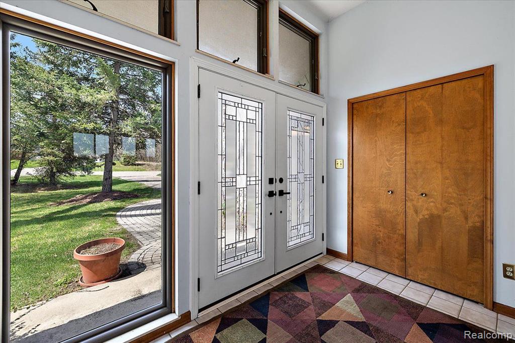 7322 MACEDAY LAKE Road, Waterford, MI 48329 — Photo 9