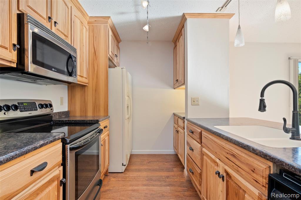 1724 Grove Road, 301, Ypsilanti, MI 48198 — Photo 16