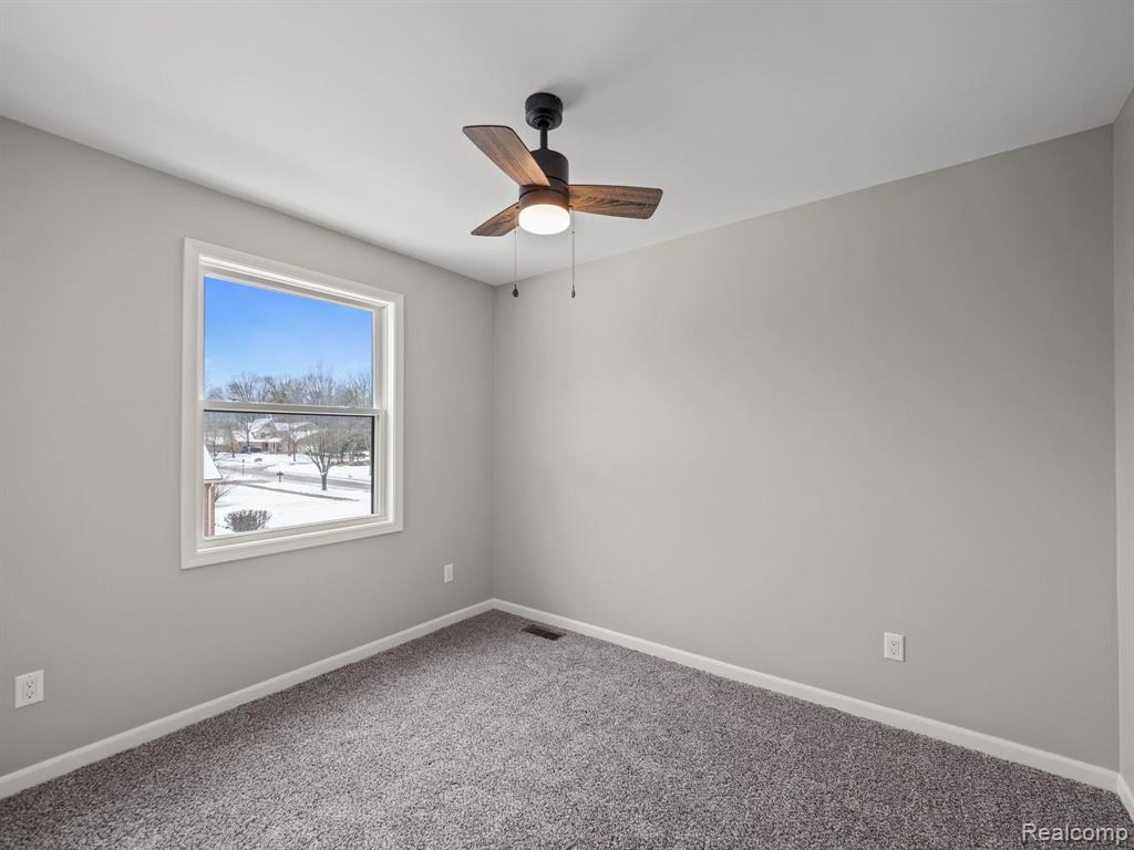 6866 SERENITY Drive, Troy, MI 48098 — Photo 31