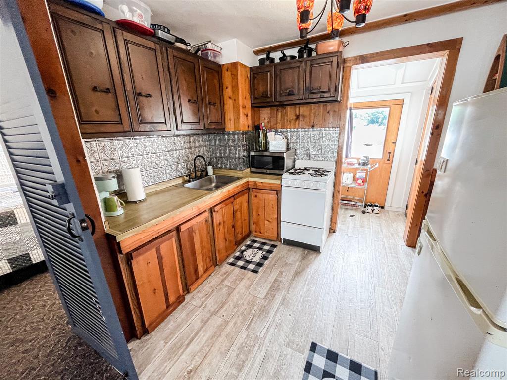 599 Westpointe Court, Lake Orion, MI 48362 — Photo 30