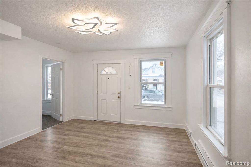 11655 Mitchell Street, Hamtramck, MI 48212 — Photo 6
