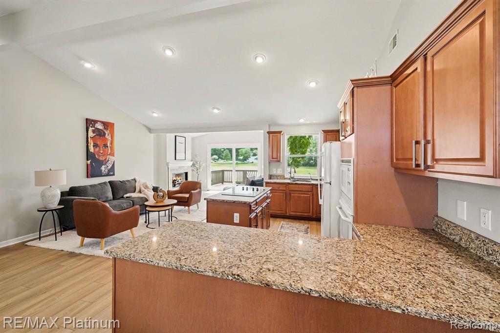 11624 ISLAND COURT, Hartland, MI 48353 — Photo 5