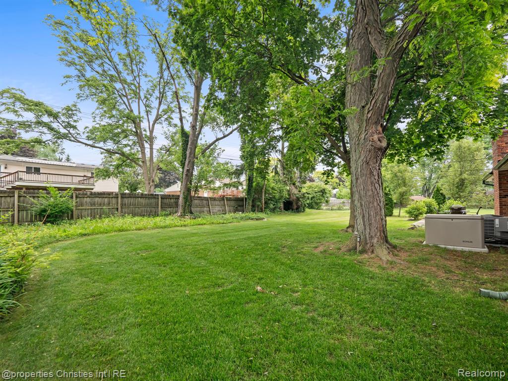 41642 Sycamore Drive, Novi, MI — Photo 28