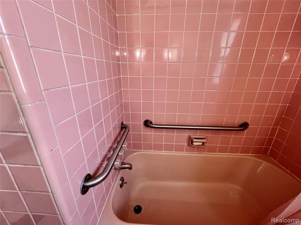 7201 Jackson Avenue, Warren, MI 48091 — Photo 11