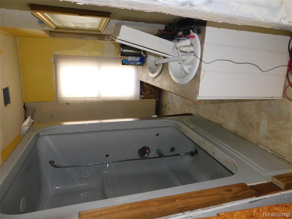 913 Davis Street, Flint, MI 48503 — Photo 10