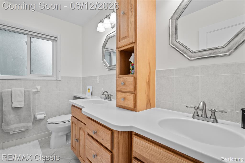 12901 Drury Lane, Plymouth, MI 48170 — Photo 29