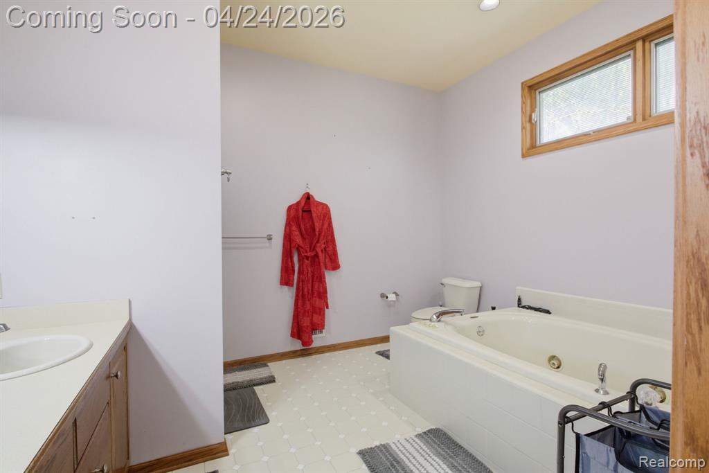 8488 Annette Avenue, Grosse Ile, MI 48138 — Photo 30