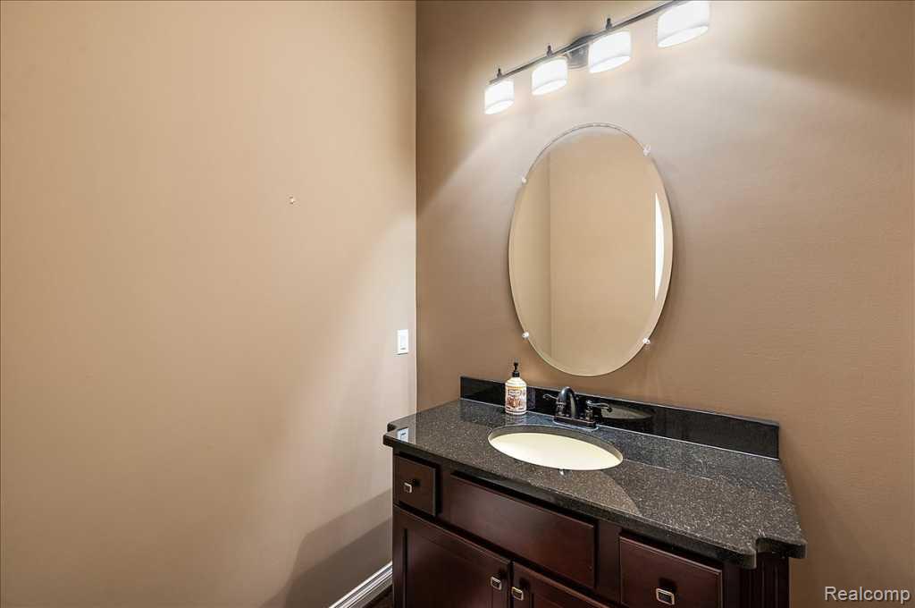 2885 Ambleside Court, Rochester, MI 48306 — Photo 18