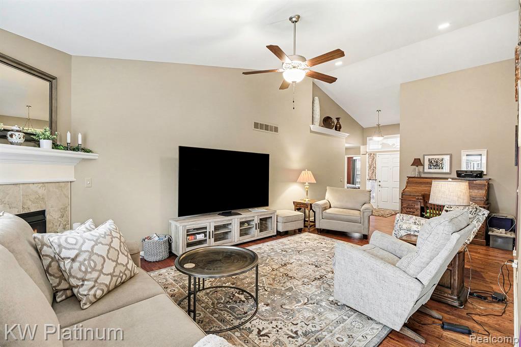 52458 Westfield Drive, Macomb, MI 48042 — Photo 3