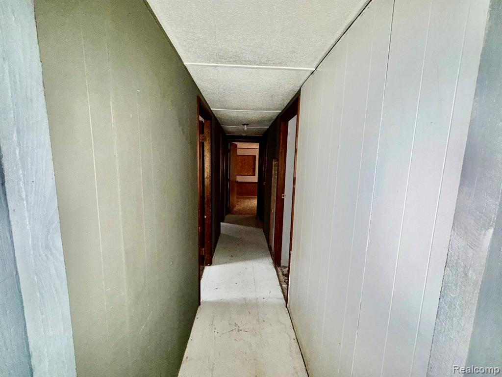 991 W Maplecrest Drive, Sanford, MI 48657 — Photo 16