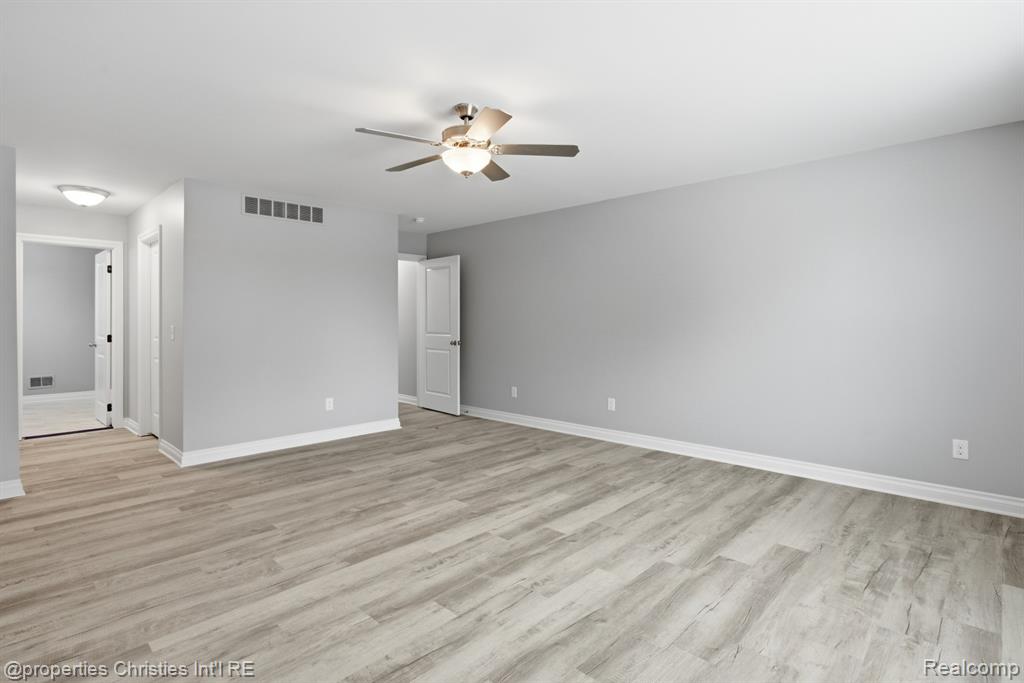 3120 Roma Court, Wixom, MI 48393 — Photo 25