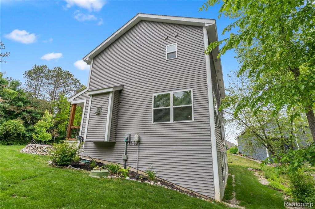 2230 Briar Ridge, Wolverine Lake, MI 48390 — Photo 33