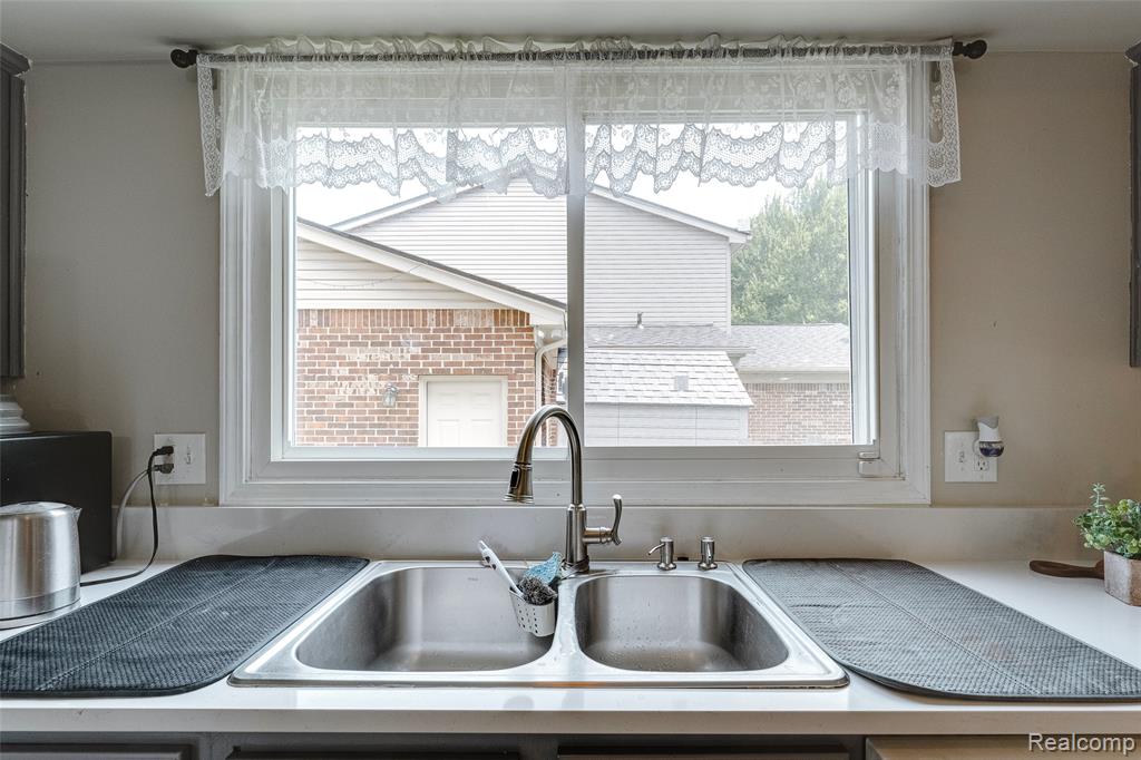 44827 Leslie Lane, Canton, MI 48187 — Photo 15