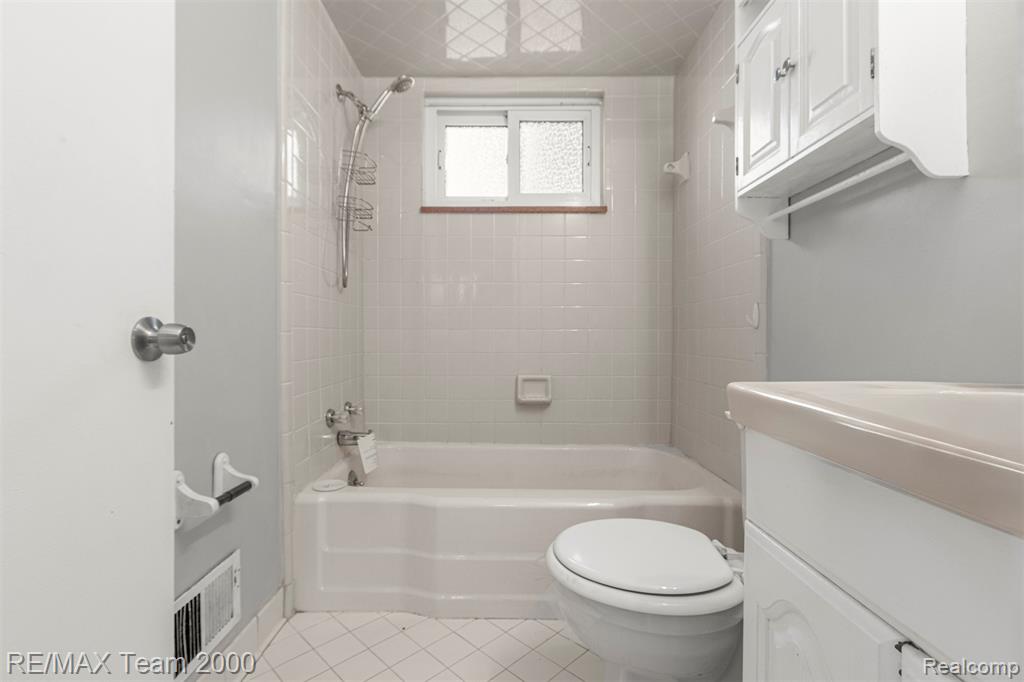 19431 STEPHENS, Eastpointe, MI 48021 — Photo 24