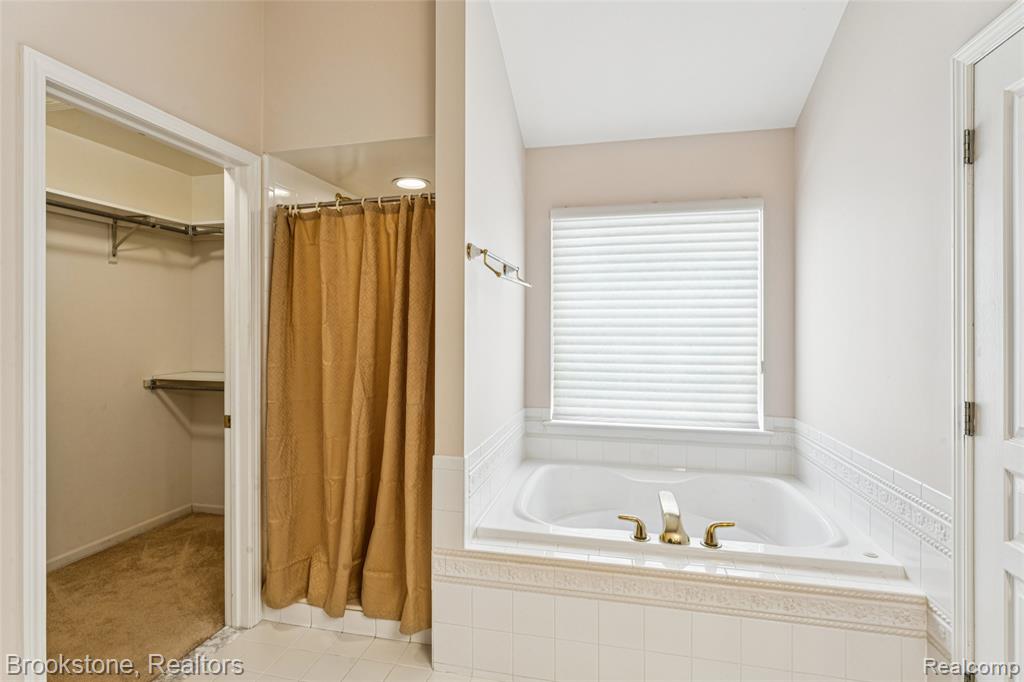 7796 Fountain Hills Lane, Davisburg, MI 48350 — Photo 20