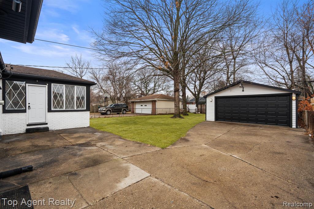 20527 Chapel Street, Detroit, MI 48219 — Photo 36