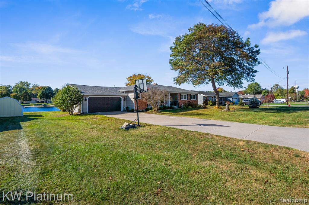 3269 Lake Drive, Fort Gratiot, MI 48059 — front exterior