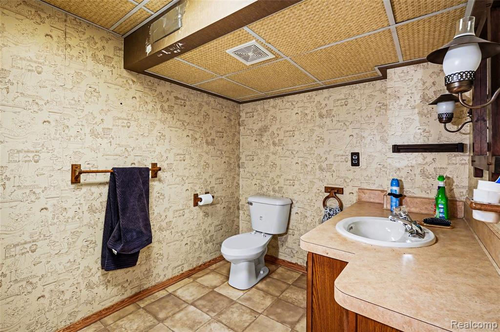 41174 Bernard Drive, Sterling Heights, MI 48313 — Photo 32