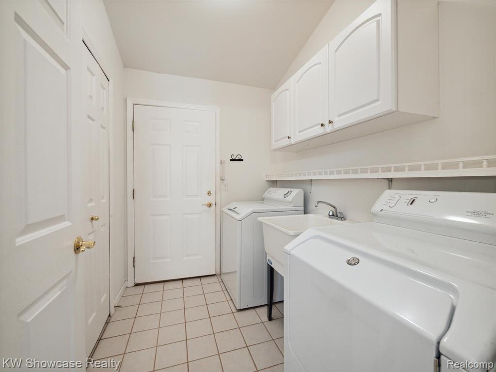 61011 EVERGREEN, South Lyon, MI 48178 — Photo 43