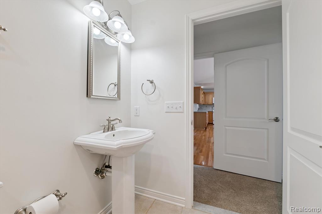 7127 Perry Lake Road, Clarkston, MI — Photo 18