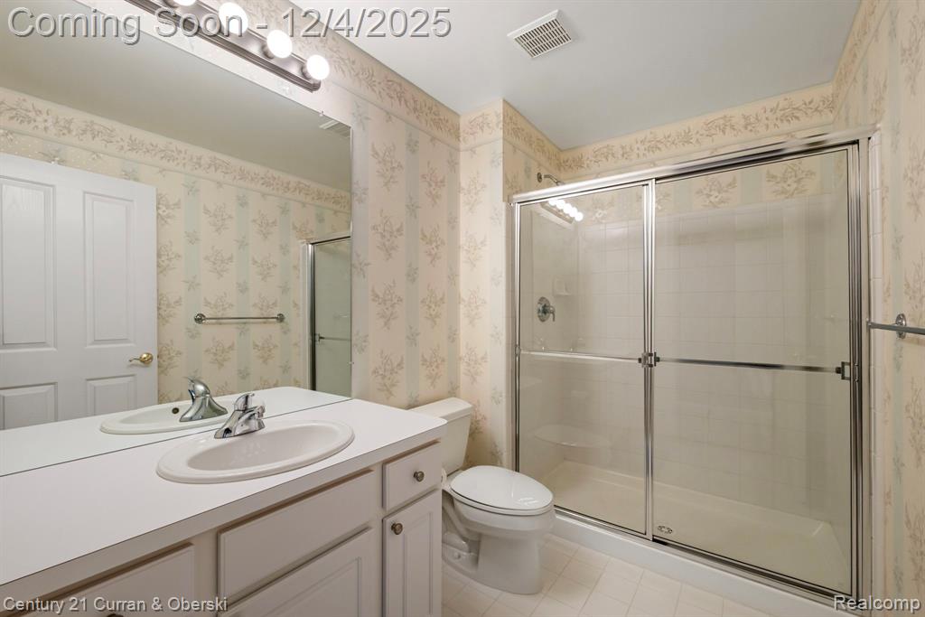 16925 Lochmoor Circle E, Northville, MI 48168 — Photo 39