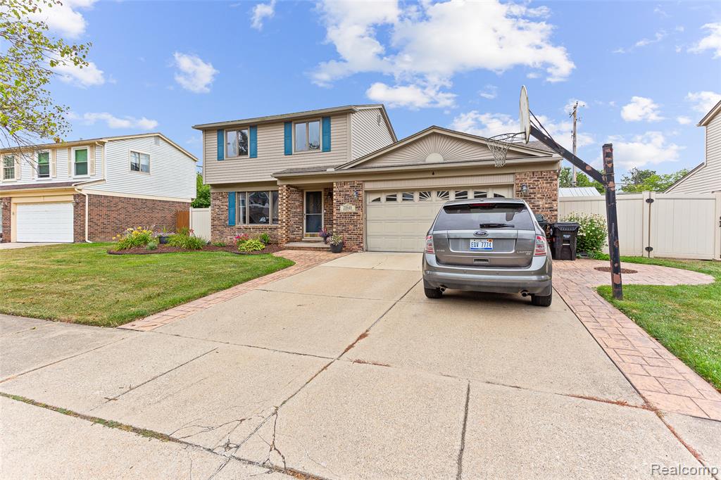 21849 E Chipmunk Trail, Woodhaven, MI 48183 — Photo 2