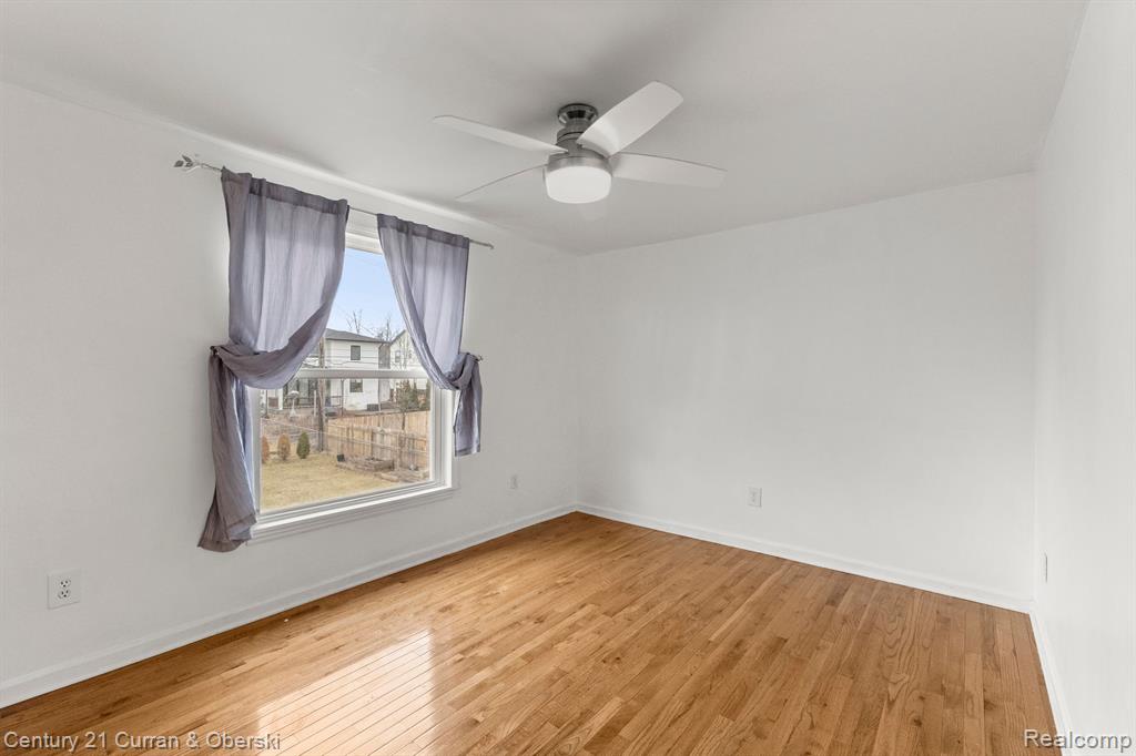 4615 MANDALAY Avenue, Royal Oak, MI 48073 — Photo 26